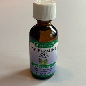 NWT De La Cruz Peppermint Oil 2 Fl Oz